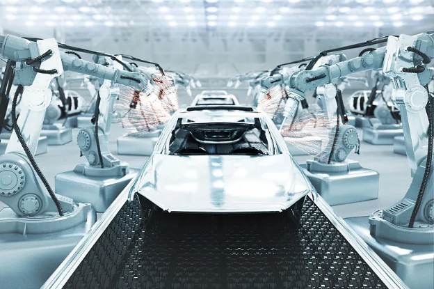 新能源汽車制造：型材加工中心的創新應用與挑戰