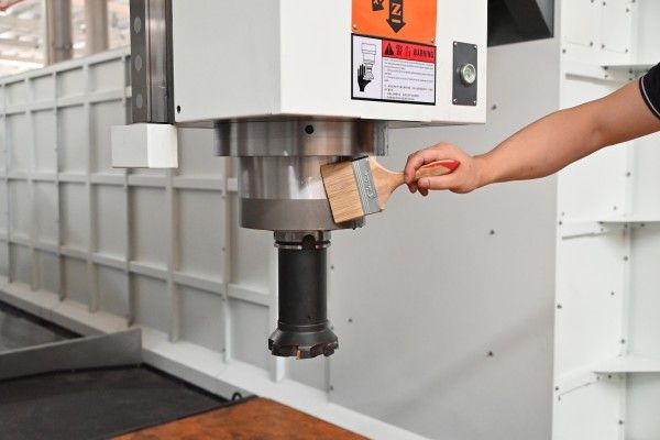 數控鋁型材加工中心主軸生銹的預防技巧