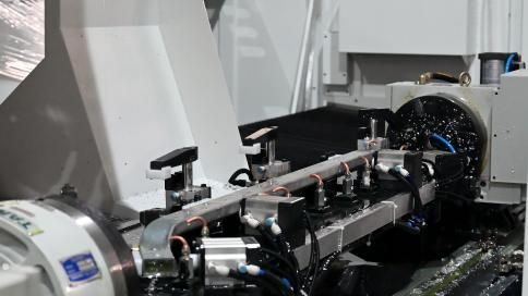 現(xiàn)場直擊：走進生產(chǎn)一線，見證型材加工中心的實戰(zhàn)傳奇！